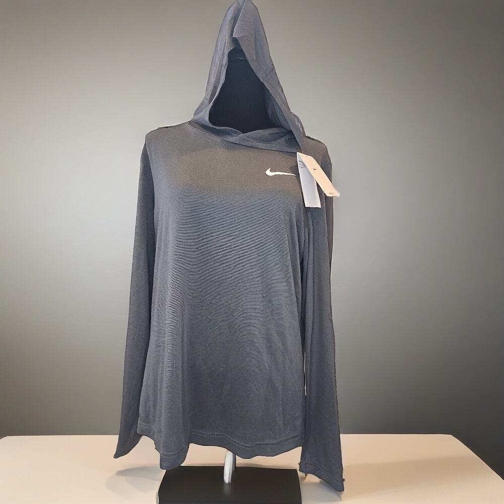 NWT Nike Dri Fit Long Sleeve Hooded Pullover. Size L. Retails $52